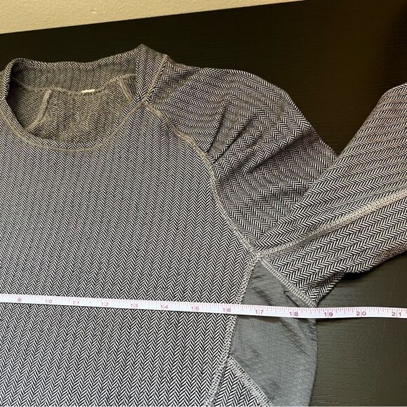 Lululemon Think Fast Long Sleeve Top Herringbone Black White 12 - Picture 12 of 13